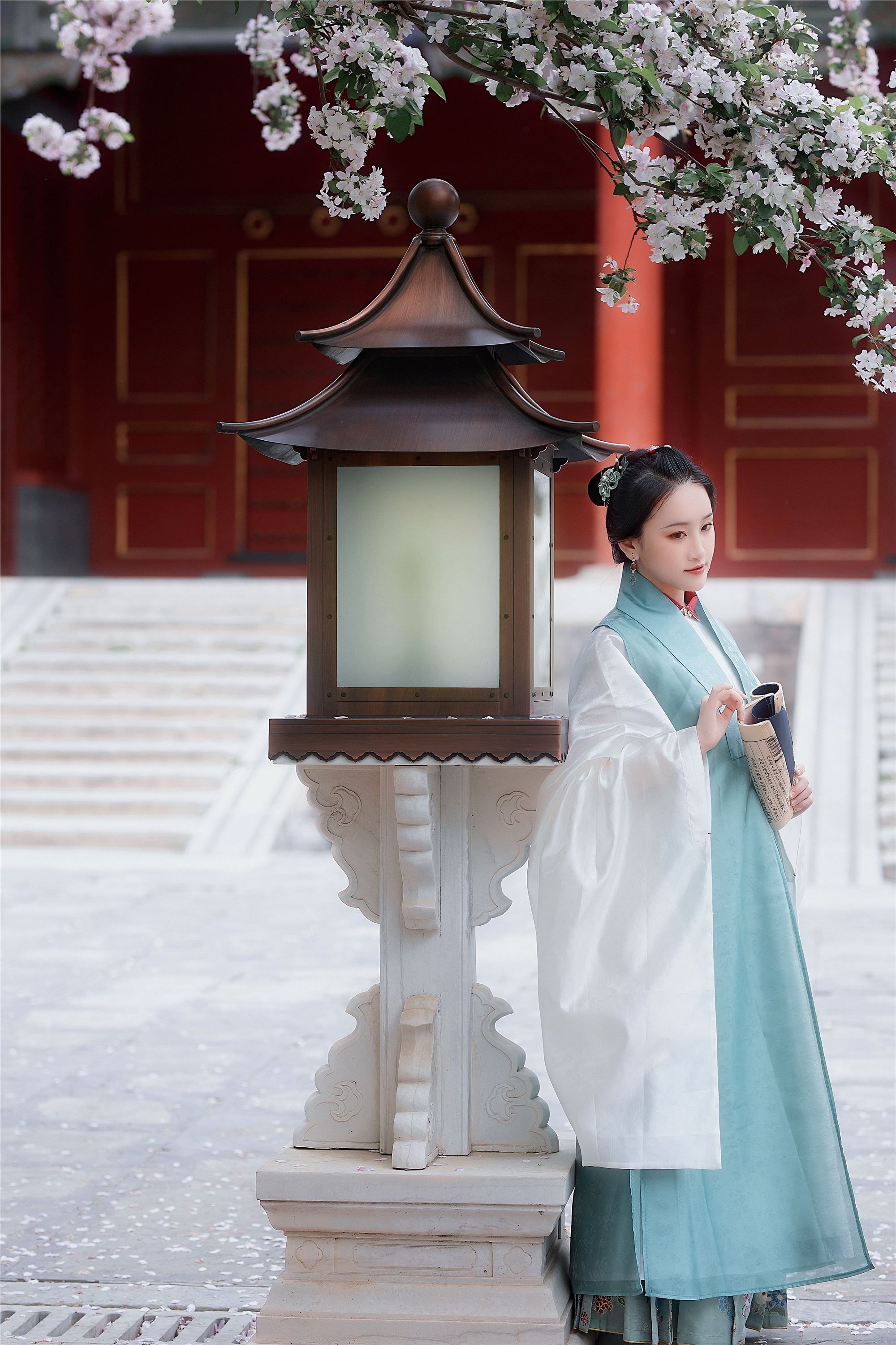 YITUYU艺图语 2021.08.30 花想容 晴空